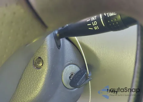 2004 Toyota Corolla Le z USA, uszkodzony, nr VIN 2T1BR32E34C274751